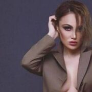 “Övladlarım 3 dildə danışırlar» — Nura Suridən rusdilli təhsilə dəstək