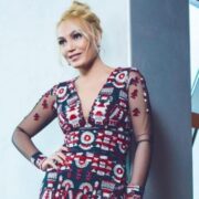 Nura Suri: “Kimə lazımdır dərrakəli adam?!”