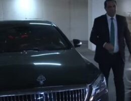 Manaf Ağayev lüks avtomobili ilə televiziyaya gəldi