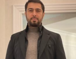 Şou-biznesdəkiləri yalançı adlandırdı