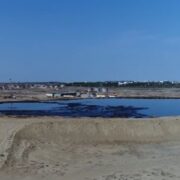 Zığ gölünün Xəzər dənizinə çıxışı bağlanıb — Ərazidə təhlükə yaradan kimdir? — VİDEO