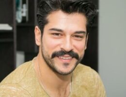 Burak Özçivit Rusiyada — VİDEO