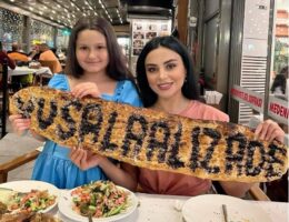 Vüsalə Əlizadənin qızı Diləklə istirahətindən GÖRÜNTÜLƏR — FOTO