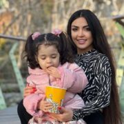 Vəfa Şərifova hamilədir