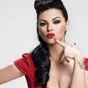 Tanınmış müğənni intim həyatı barədə: “Sevişdiyim ən maraqlı yerlərdən biri ora olub»