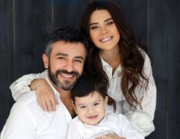 “Oğlumun atası mənəm, şəkillərimizi yanaşı qoysunlar”