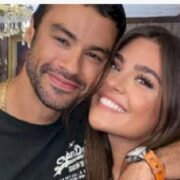 Van Dammın gəlini falçılardan və qara magiyadan danışdı