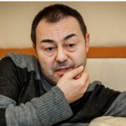 Borclarına görə evini satır