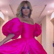 51 yaşlı Aygün Kazımova görünüşü ilə DİQQƏT ÇƏKDİ — FOTO