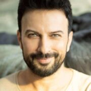 Mahnıları ən çox yayımlanan kişi sənətçi odur