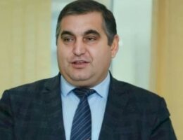 Rəqsanənin əri, Minanın keçmiş əri, xalqın dərd-səri…
