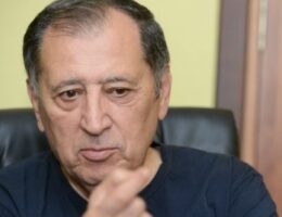 “İqtidarı buraxıb, başlayırlar məni söyməyə…” – Baba Vəziroğlu