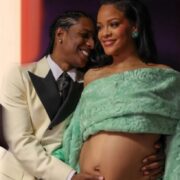 Rihanna bir gecədə 3 fərqli obrazda — <strong>Fotolar</strong>