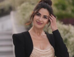 Nəsrinin toydakı geyimi müzakirə yaratdı — Foto