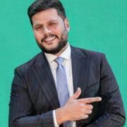 Mühafizəçi ilə gəzən müğənniləri tənqid etdi