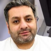 Elcan başqa xəstəxanaya yerləşdirildi