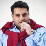 Xəstəliyinə görə dayandırdığı verilişinə yenidən başlayır