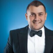 «Səmimilik siyasətsizlikdir»