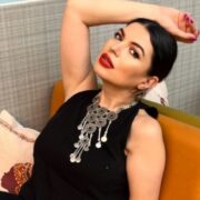 «Niyə qadınlar özlərini belə bədbəxt edir?»