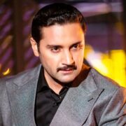 “Paltarlarımı evdə yuduzdurmuram”