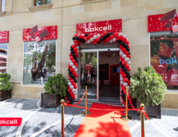 “Bakcell” Fəvvarələr meydanında yeni innovativ mağazasını təqdim etdi — Fotolar