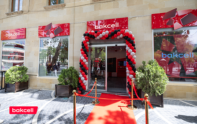 “Bakcell” Fəvvarələr meydanında yeni innovativ mağazasını təqdim etdi — Fotolar