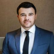 Emin Ağalarov bu şəxslərə ev verəcək