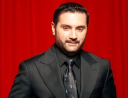 İzzət rejissorların bu hərəkətini pislədi