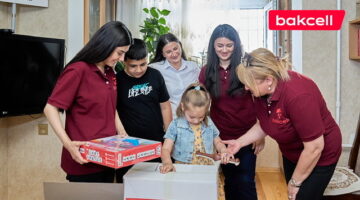 “Bakcell” “YAŞAT” Fondunun “Hədiyyə Karvanı” layihəsinə qoşuldu