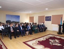 Sumqayıtda 41 nömrəli orta məktəbdə «Müəllimlər günü»nə həsr olunmuş tədbir keçirilib