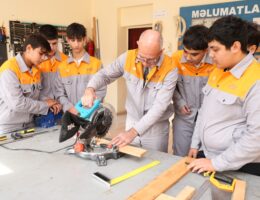 Peşə və məktəb bir arada!