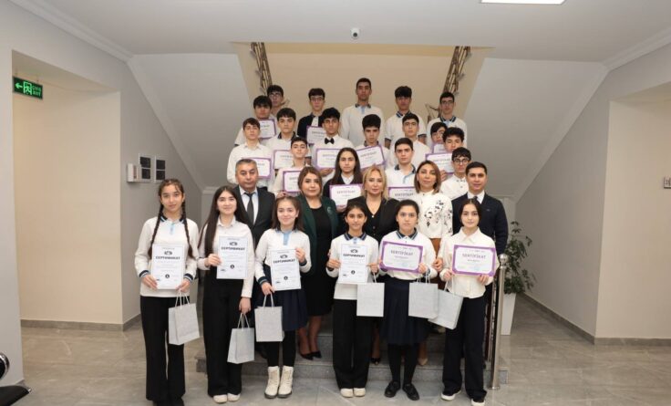 Abşeron-Xızı Regional Təhsil İdarəsində müsabiqə qalibləri ilə görüş keçirilib