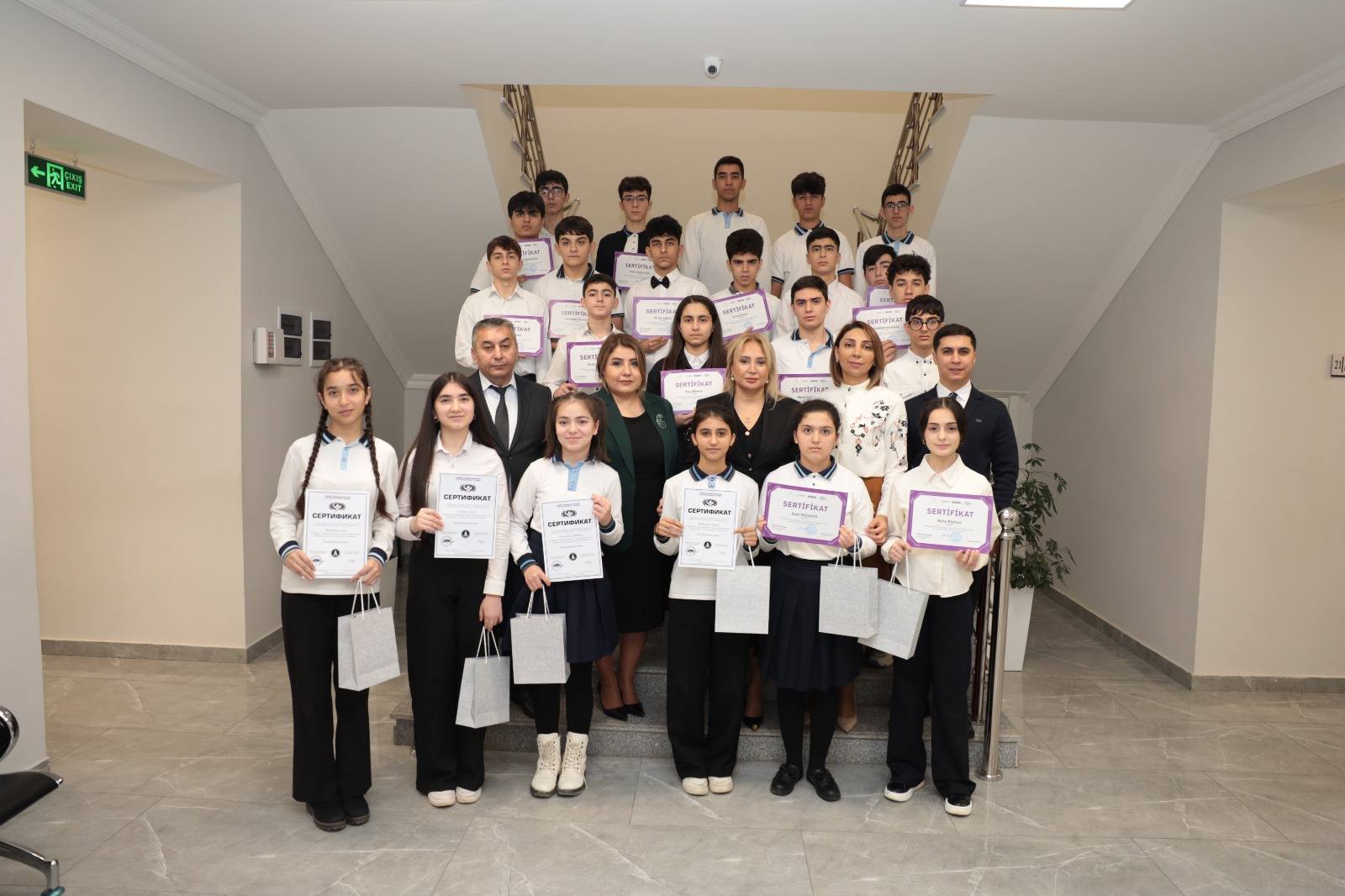 Abşeron-Xızı Regional Təhsil İdarəsində müsabiqə qalibləri ilə görüş keçirilib