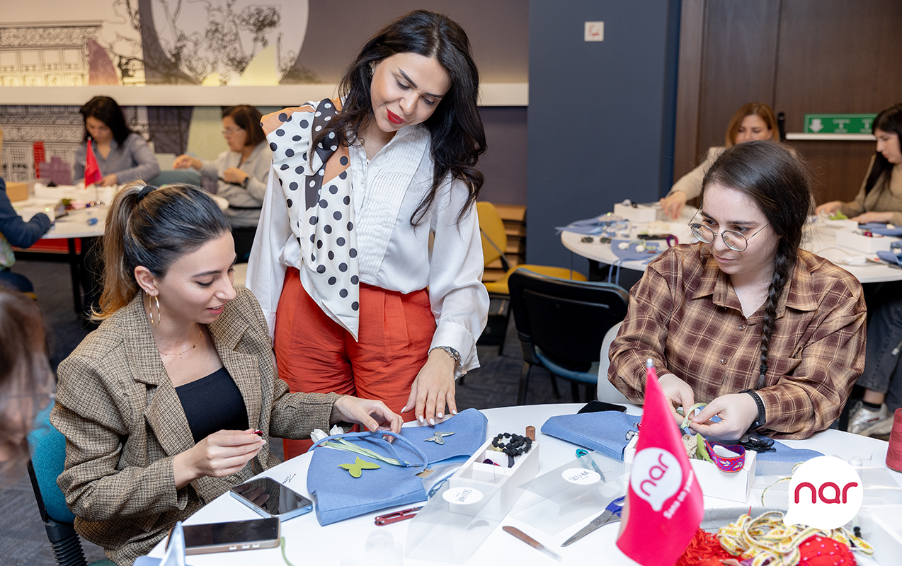 “Nar” 8 Mart münasibətilə xanım jurnalistləri təbrik etdi — Fotolar